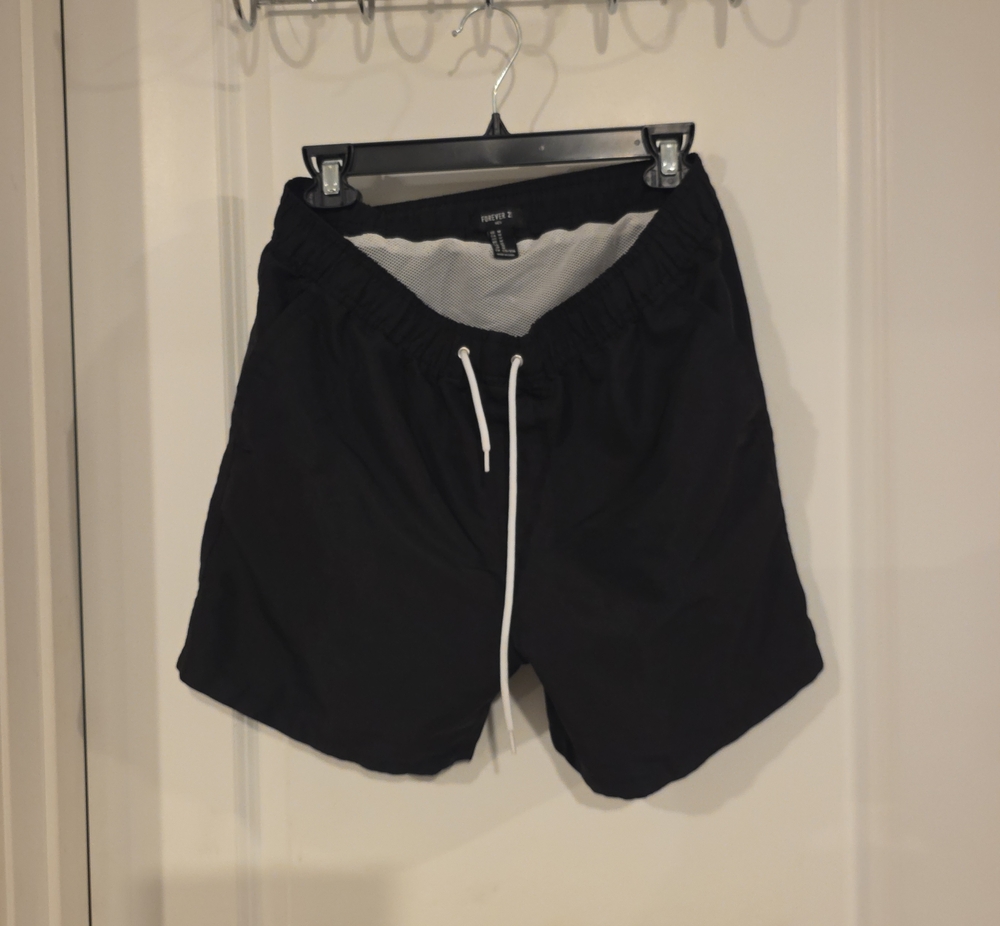 Forever 21 Men’s Black Athletic Shorts with White Drawstring